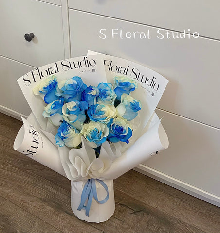 Tinted Bi White/Blue Roses Bouquet 11