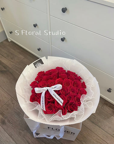 Red Roses Bouquet 33