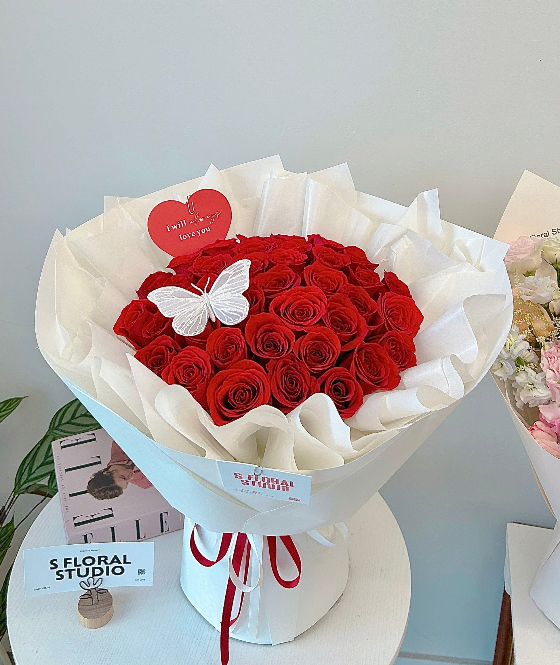 Red Roses Bouquet 33