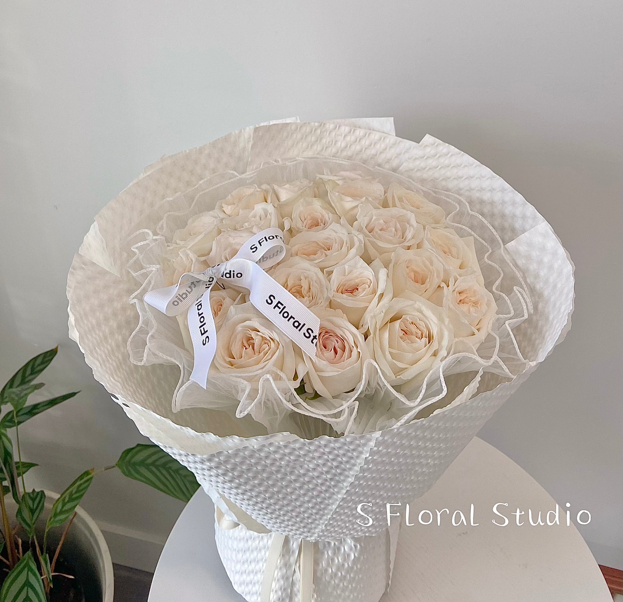 White Ohara roses Bouquet