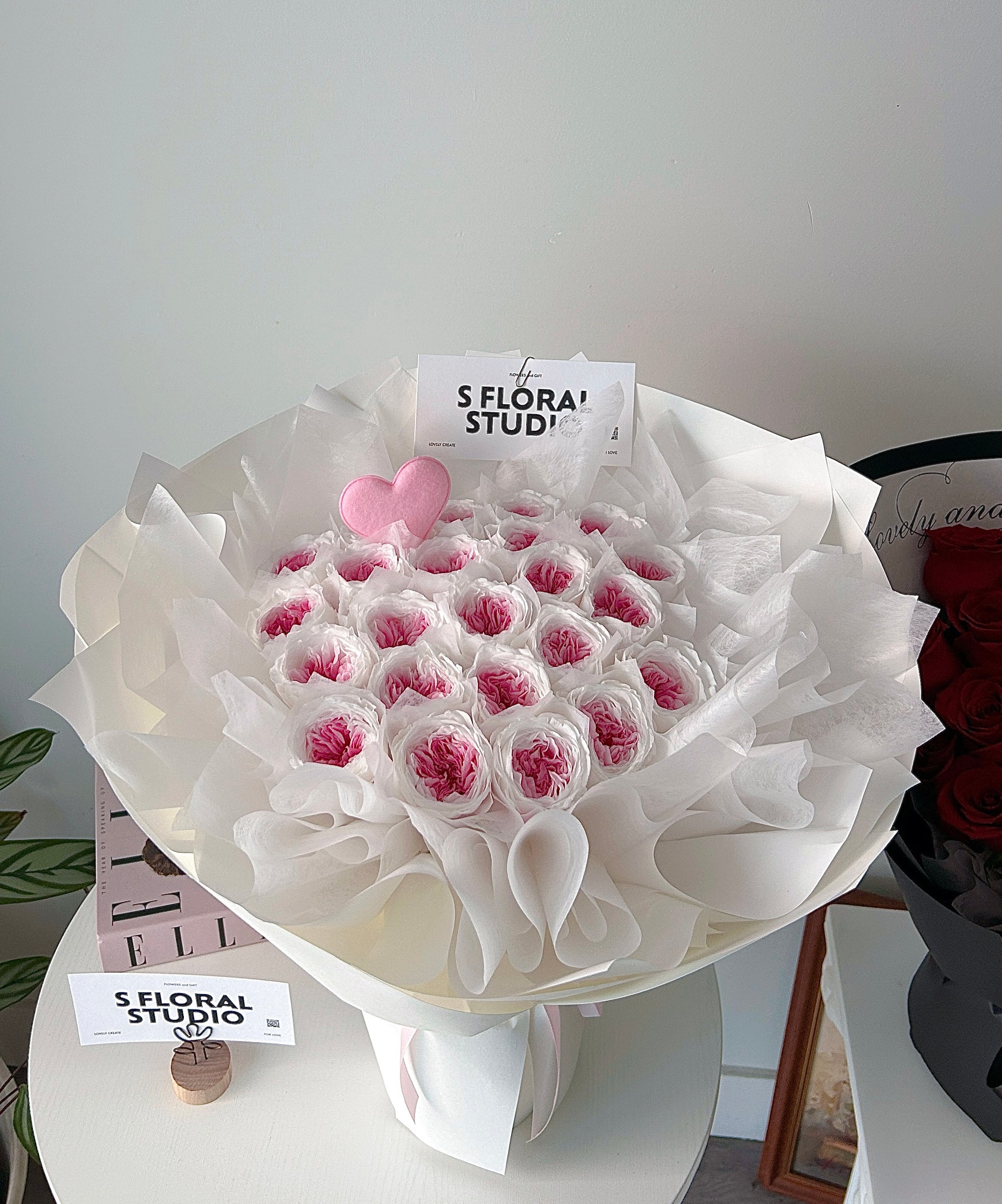 Preserved Roses Bouquet pink