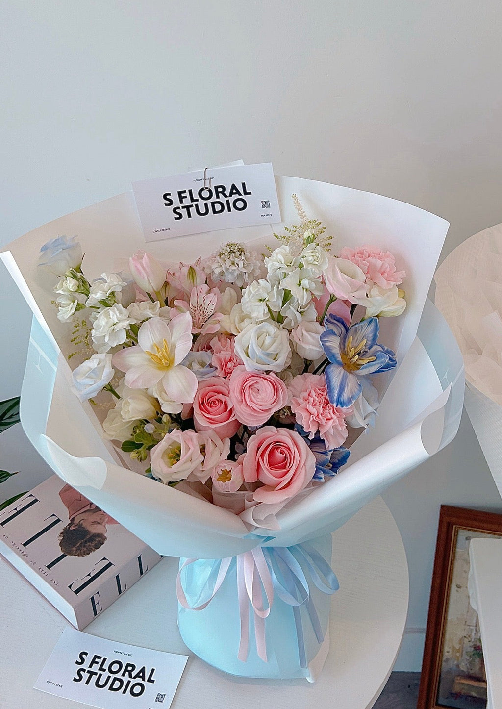 Assorted flower bouquet（pink/blue）