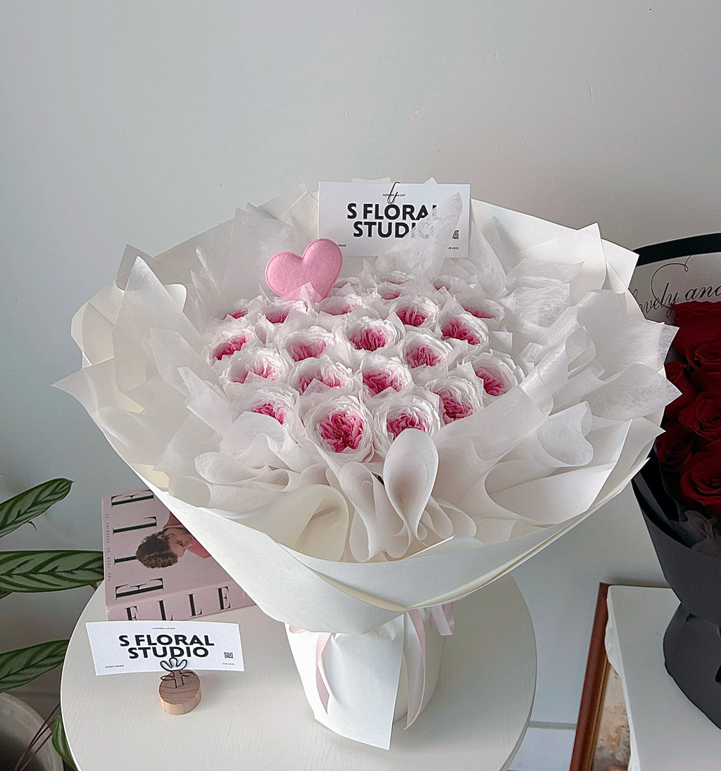 Preserved Roses Bouquet pink