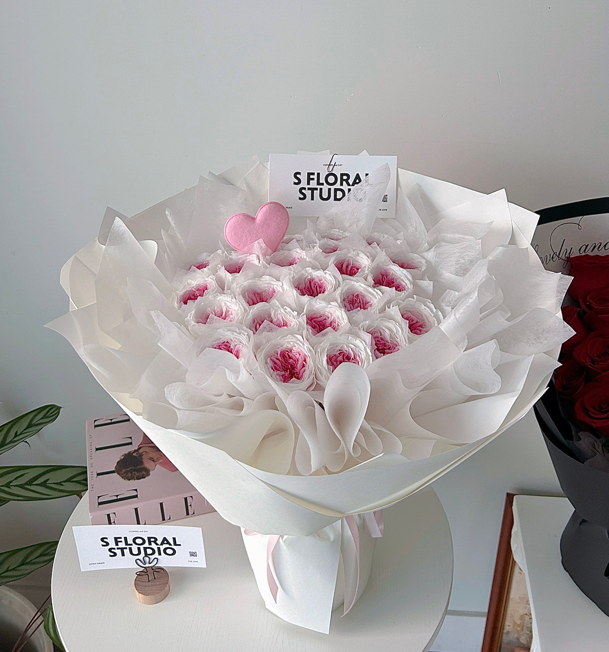 Preserved Roses Bouquet pink