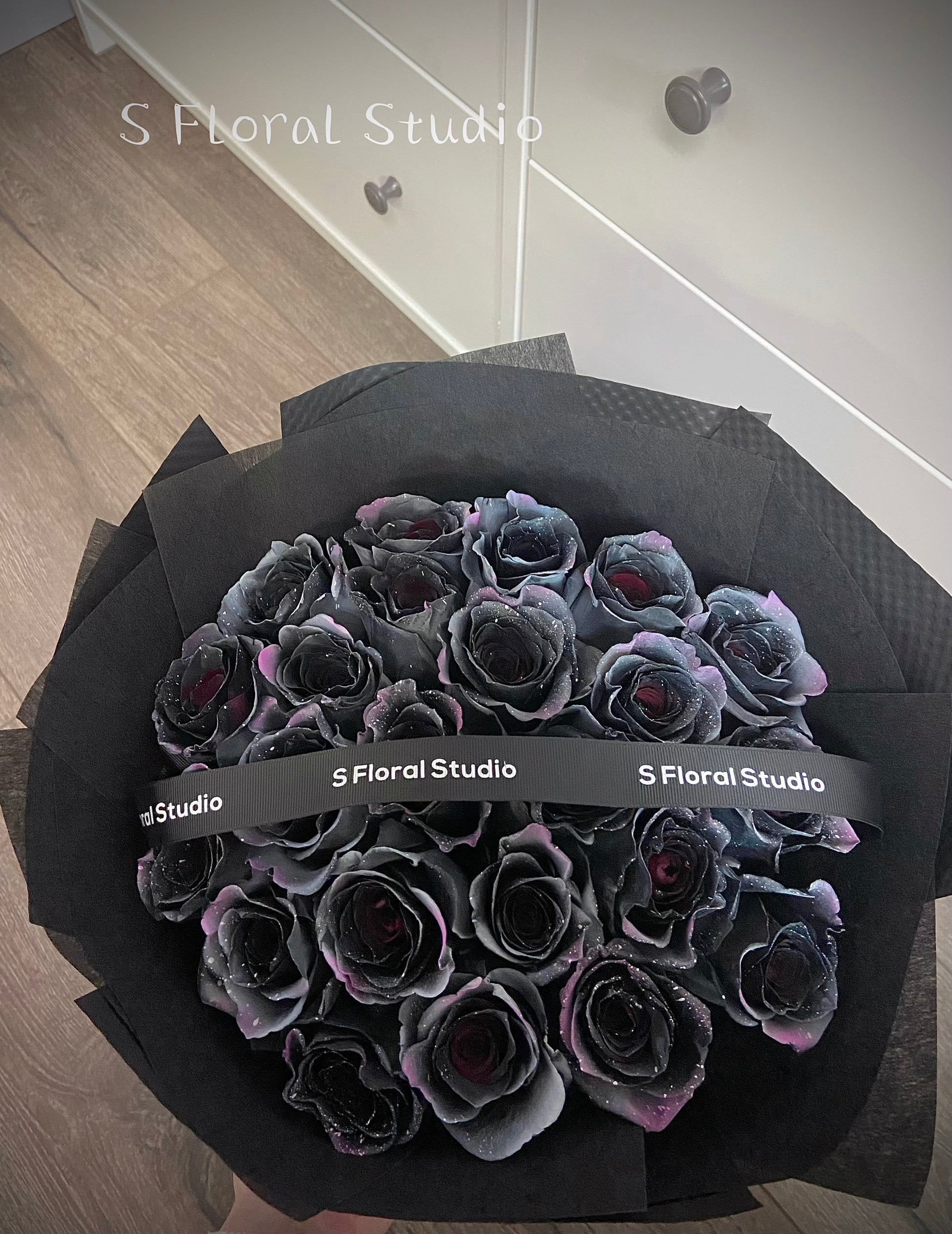Sparkle Moon roses bouquet