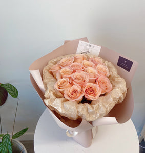 Shimmer roses Bouquet 12