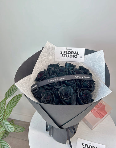 Tinted Black rose Bouquet 16