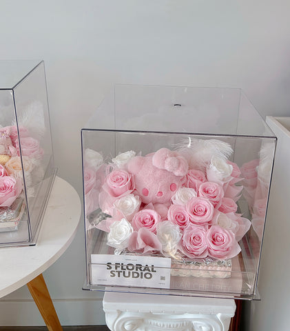 Pink hello kitty Preserved roses Box