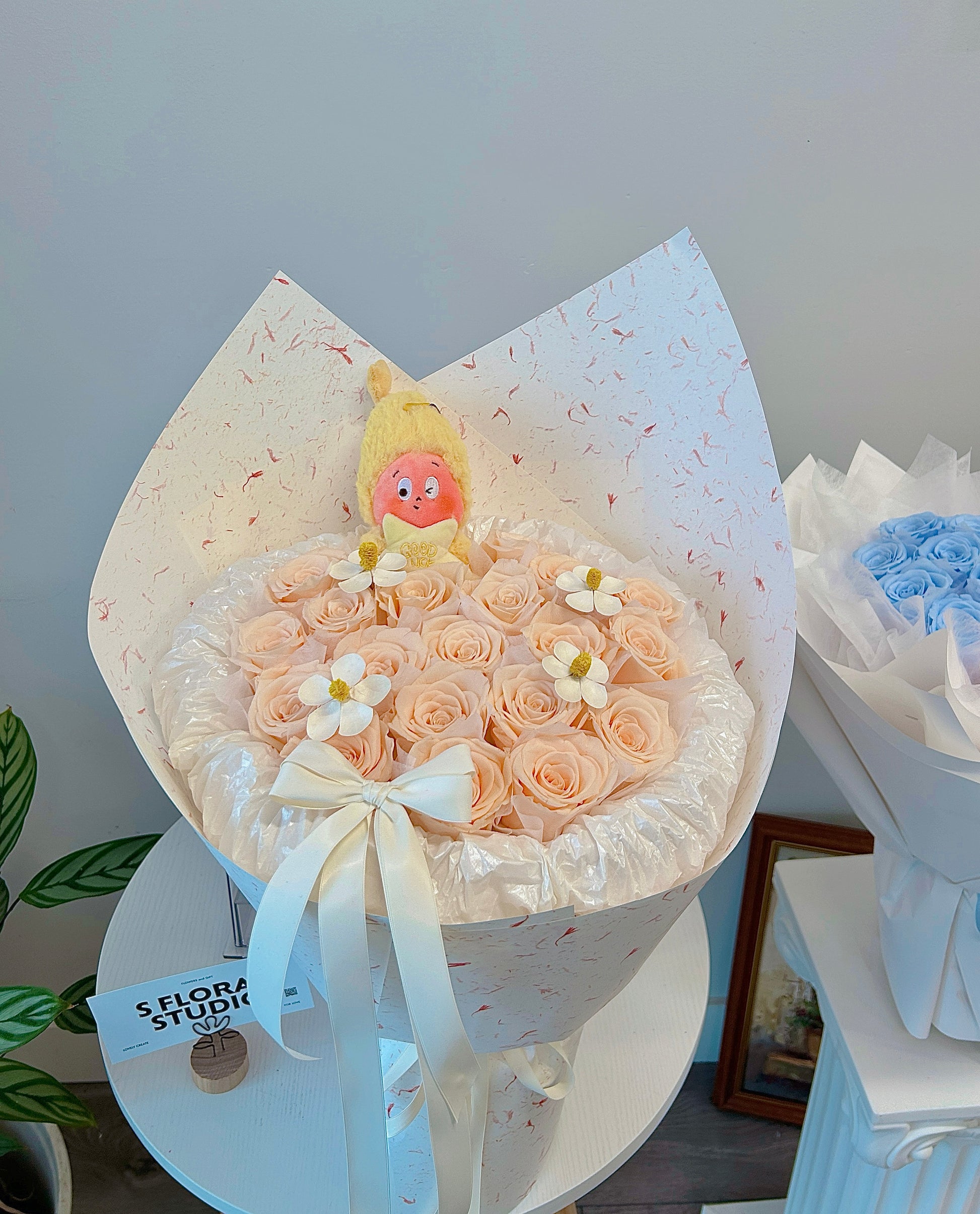 Twinkle Twinkle Preserved roses Bouquet