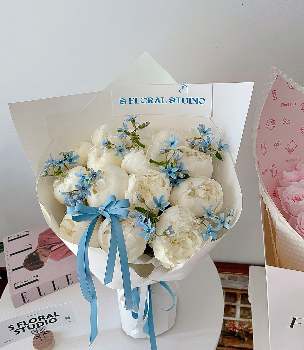 Ivory Sky peony bouquet