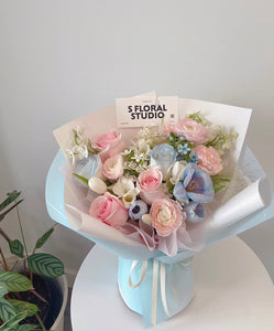 Assorted flower bouquet（pink/blue）