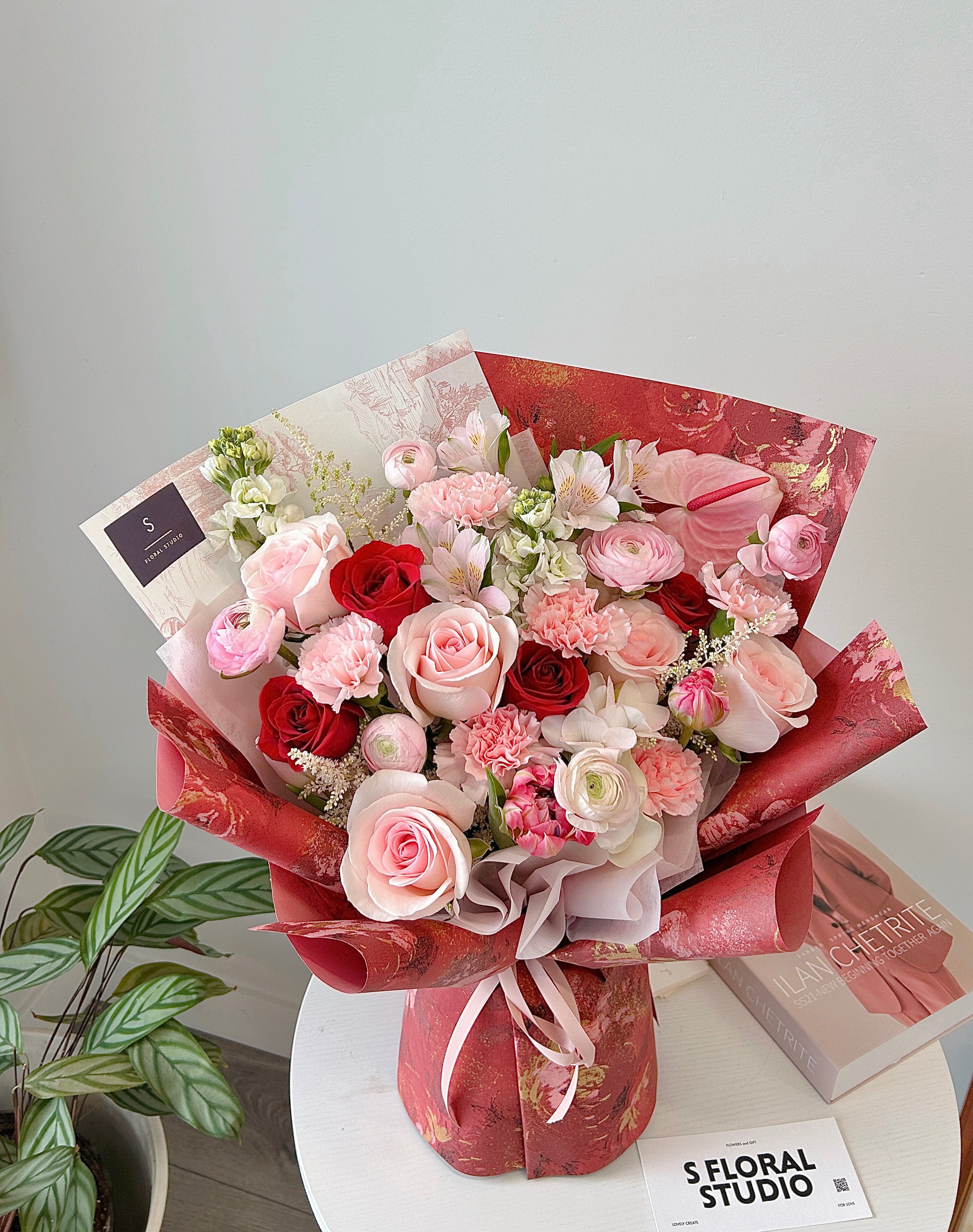 Assorted Flower Bouquet（pink/red）