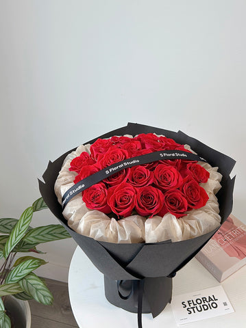Red roses Bouquet 21