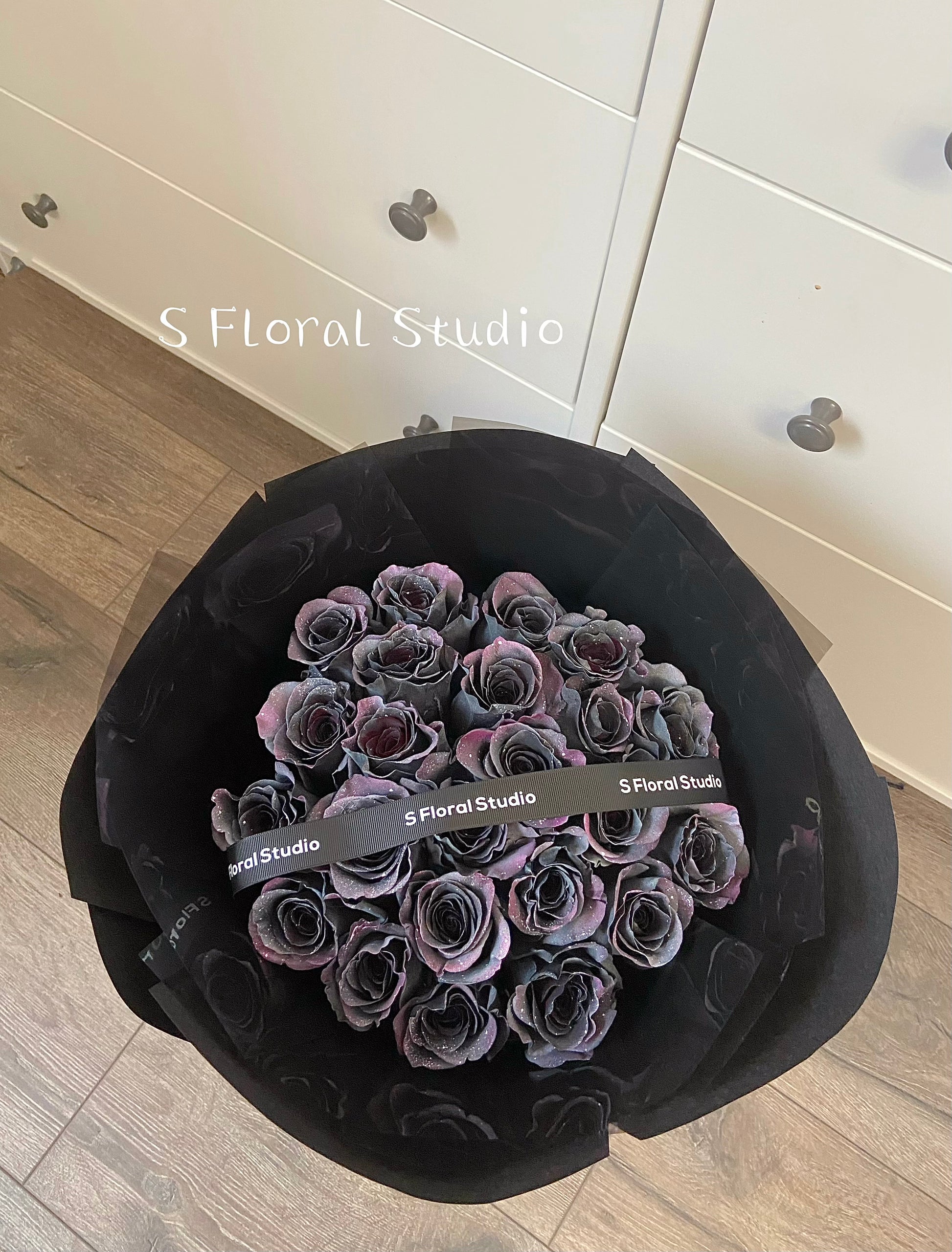 Sparkle Moon roses bouquet