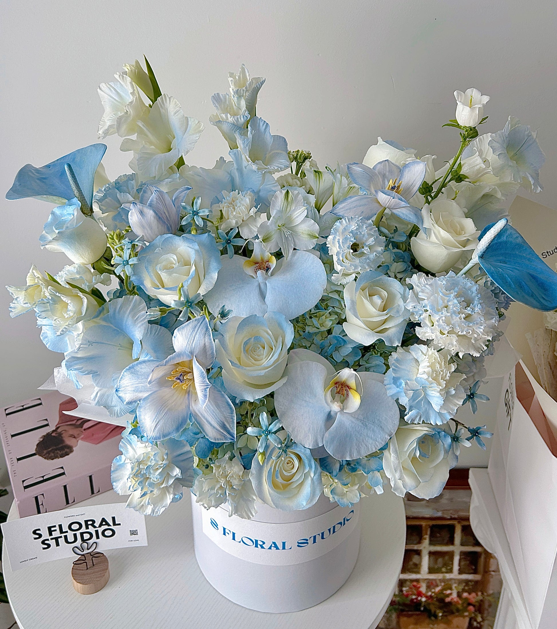 Assorted flower Box（blue/white）