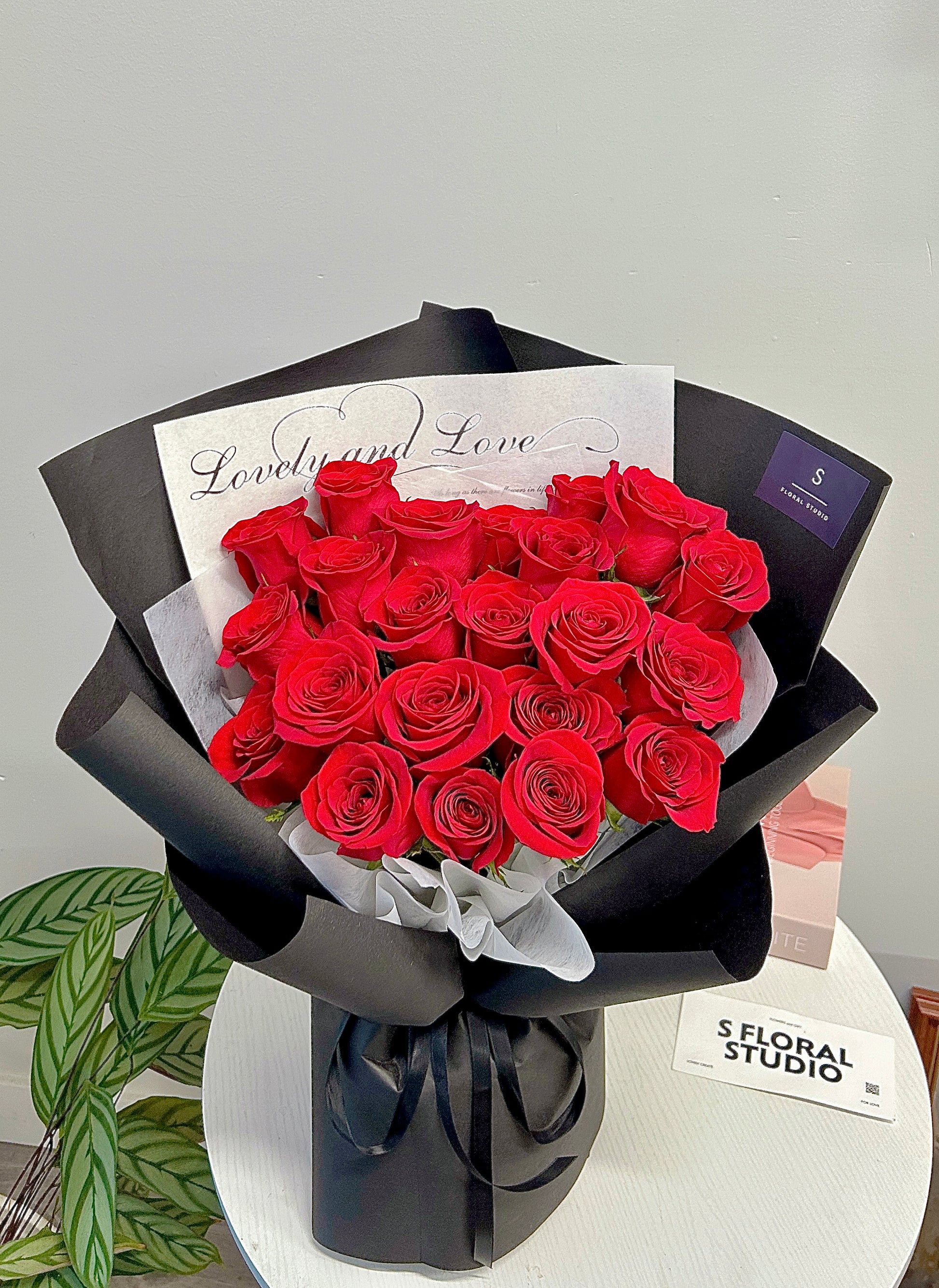 Red roses Bouquet 21