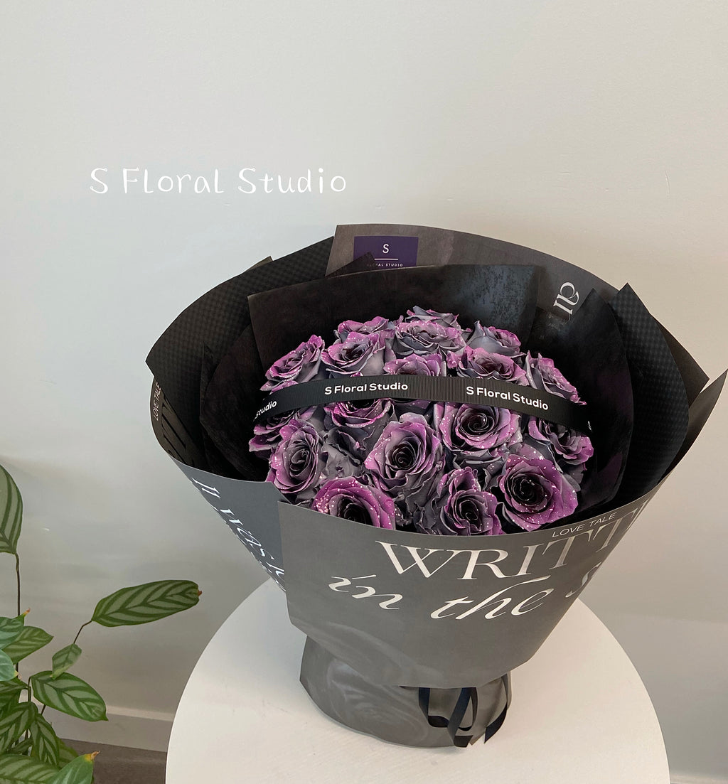 Sparkle Moon roses bouquet