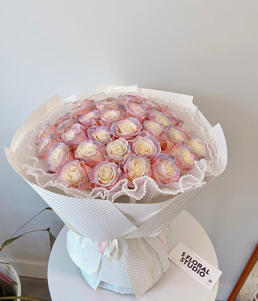 Pearl Aurora Roses Bouquet