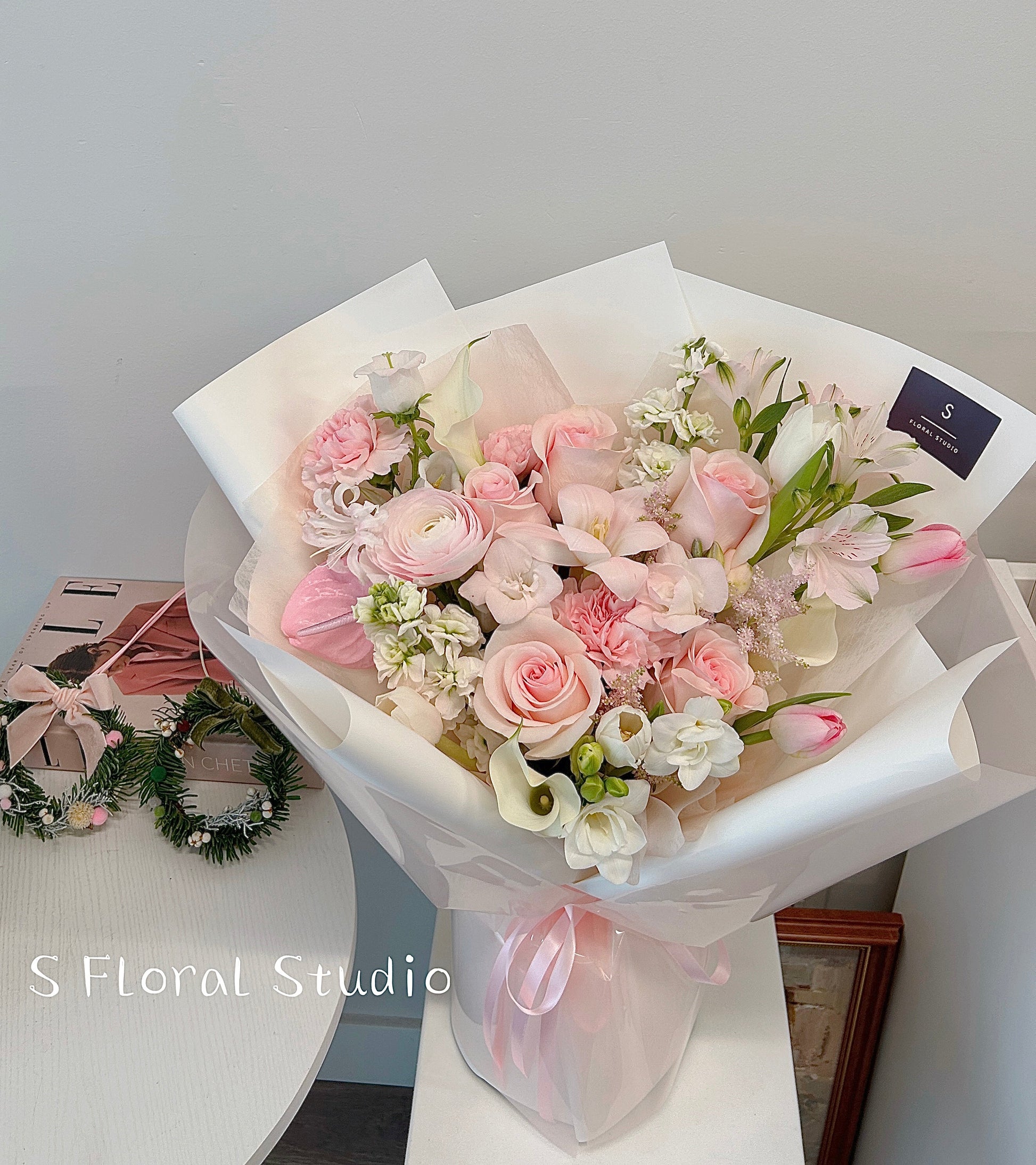 Assorted flower bouquet（pink/white）