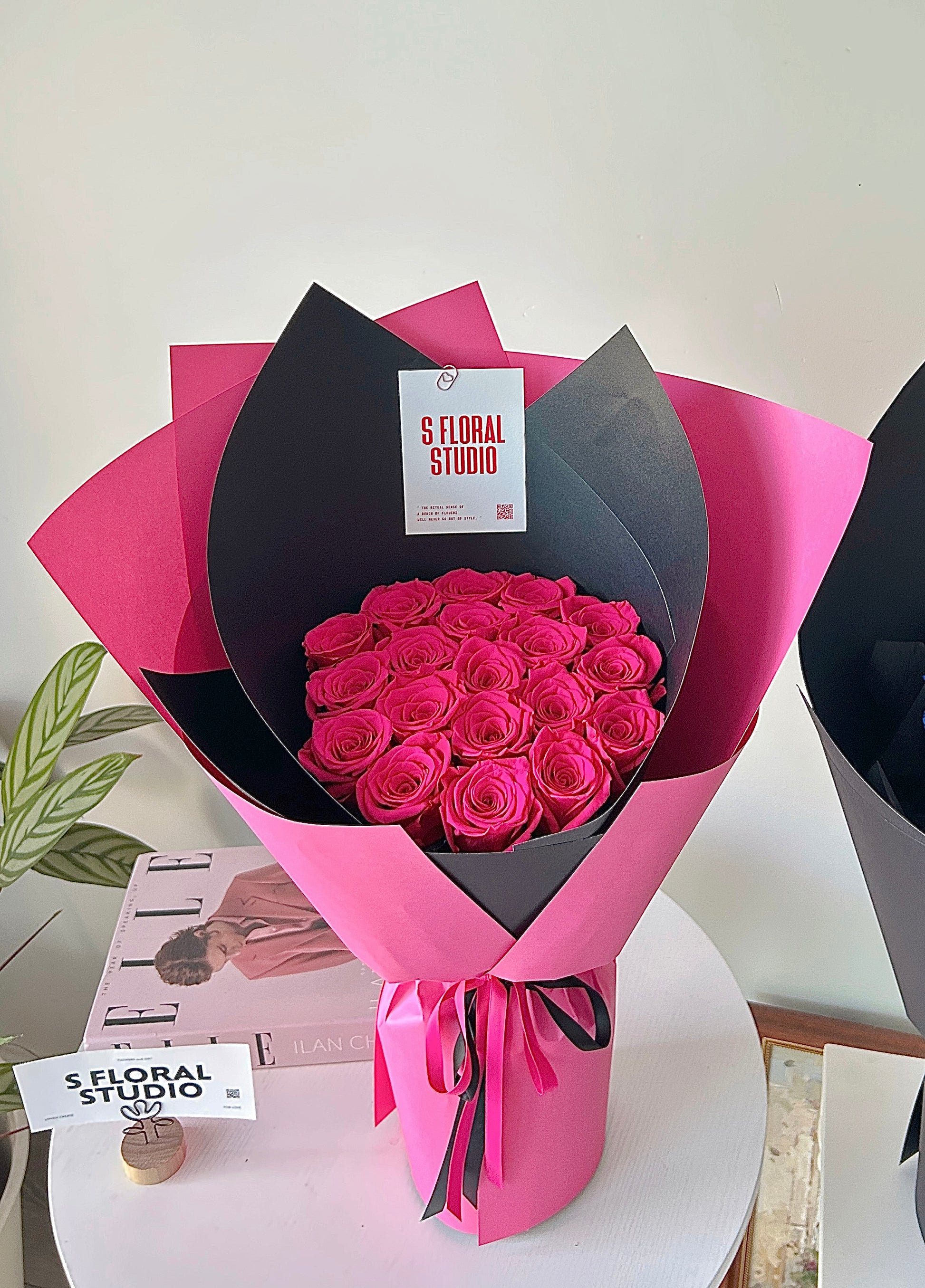 Preserved roses Bouquet (hot pink)