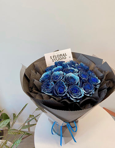 Tinted Blue roses Bouquet