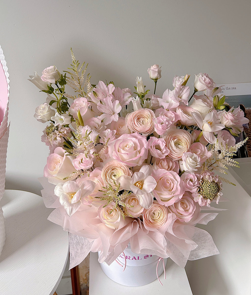 Assorted flower Box pink