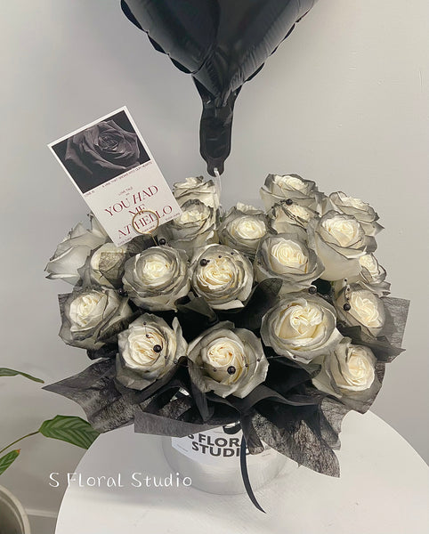 Tinted black roses Box