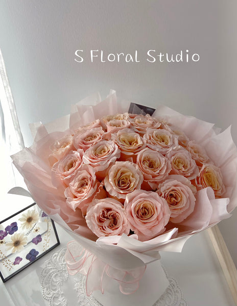 Shimmer Roses Bouquet 19