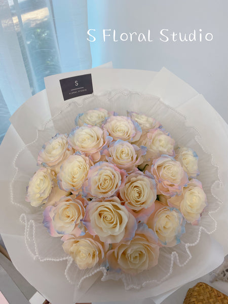 Tinted Aurora Roses Bouquet 21